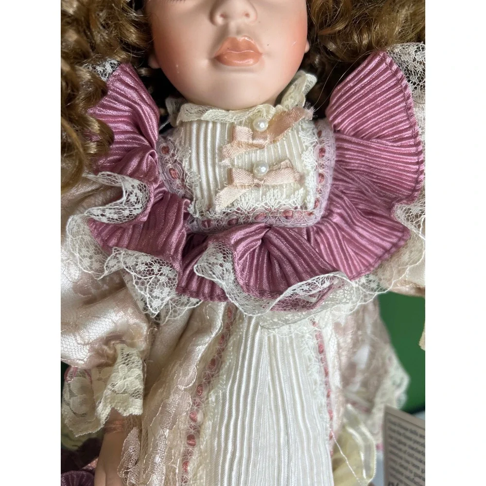 Duck House Heirloom Dolls Porcelain Doll Pink Lace Victorian Gown 2001 Nita Tag